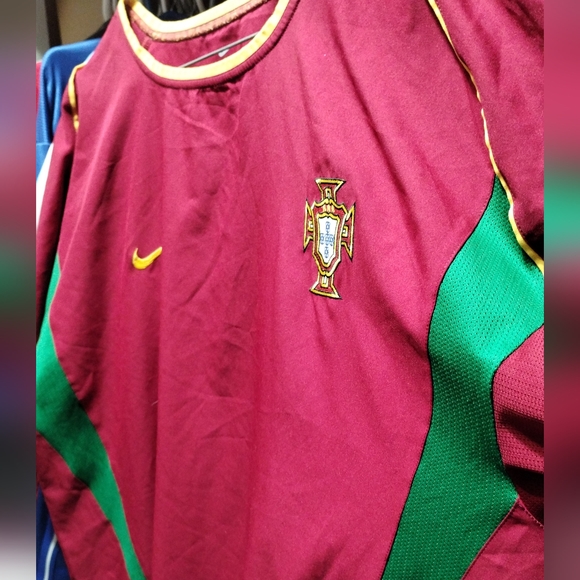 2002 Portugal Jersey - Picture 2 of 7